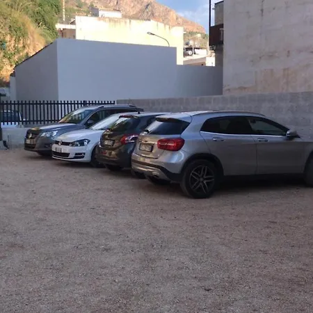 فندق مبيت وإفطار La Meridiana كاستيلاّماري ديل غو